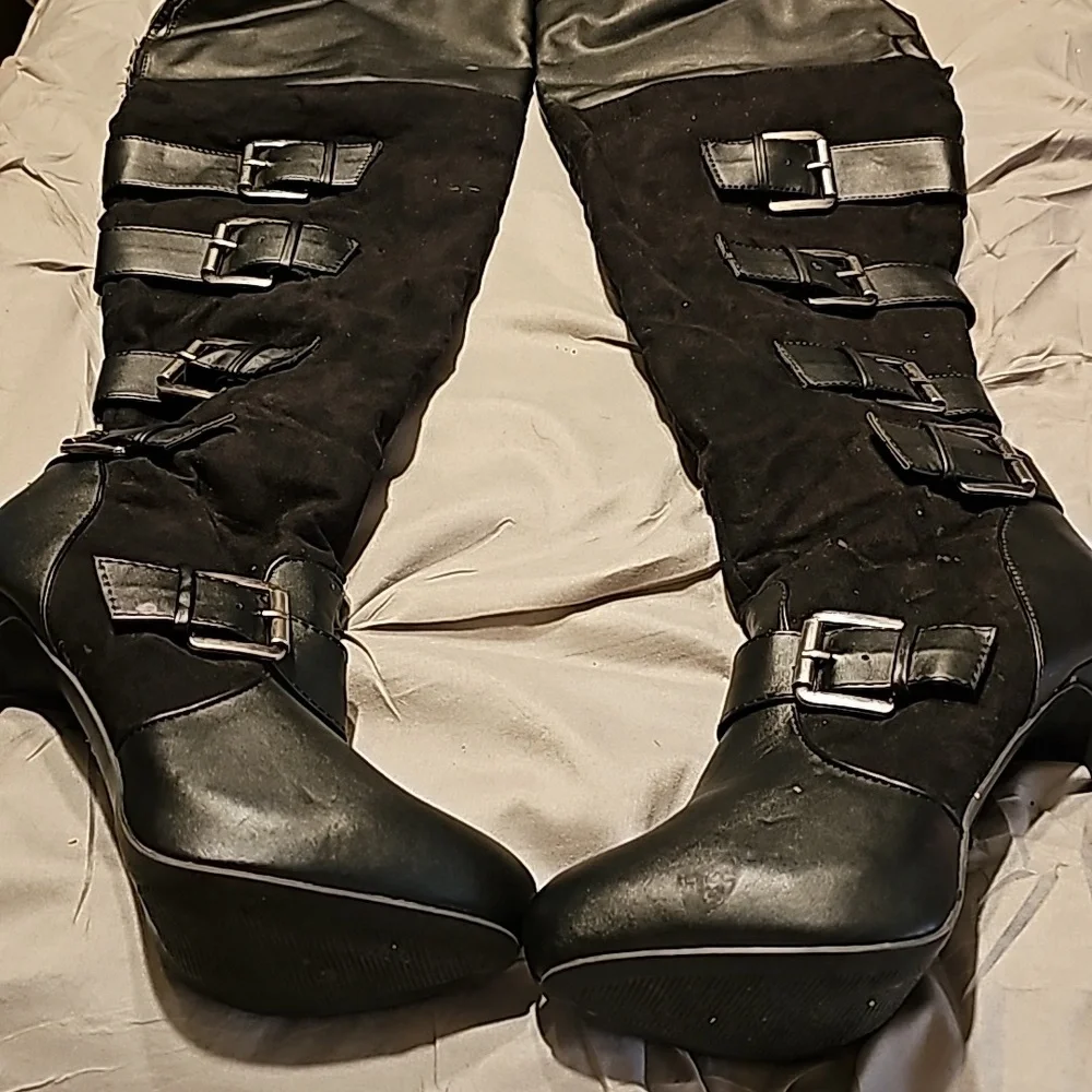 WOMEN'S OVER THE KNEE PLATFORM BOOTS - Picture 1 of 3